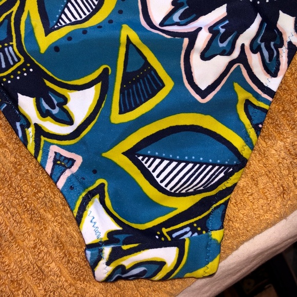 Aerie one piece swim suit size medium - Picture 5 of 9